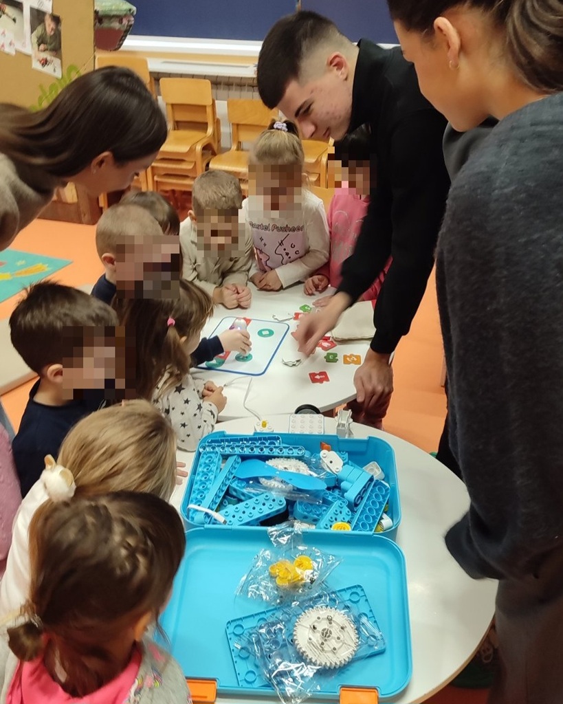 JPEG 20251222 191751 7298295048207167397